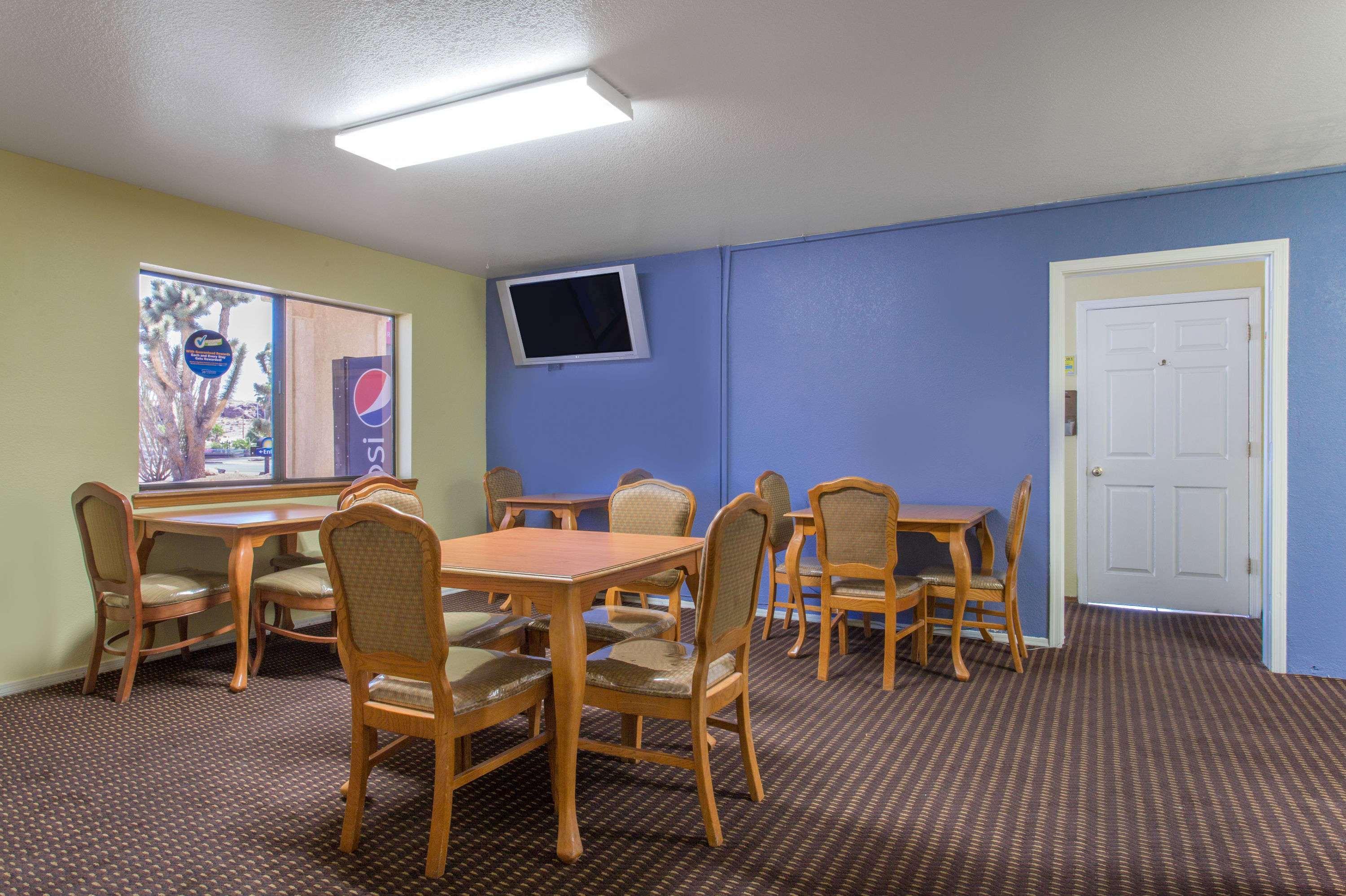 Days Inn By Wyndham Kingman West Exteriör bild