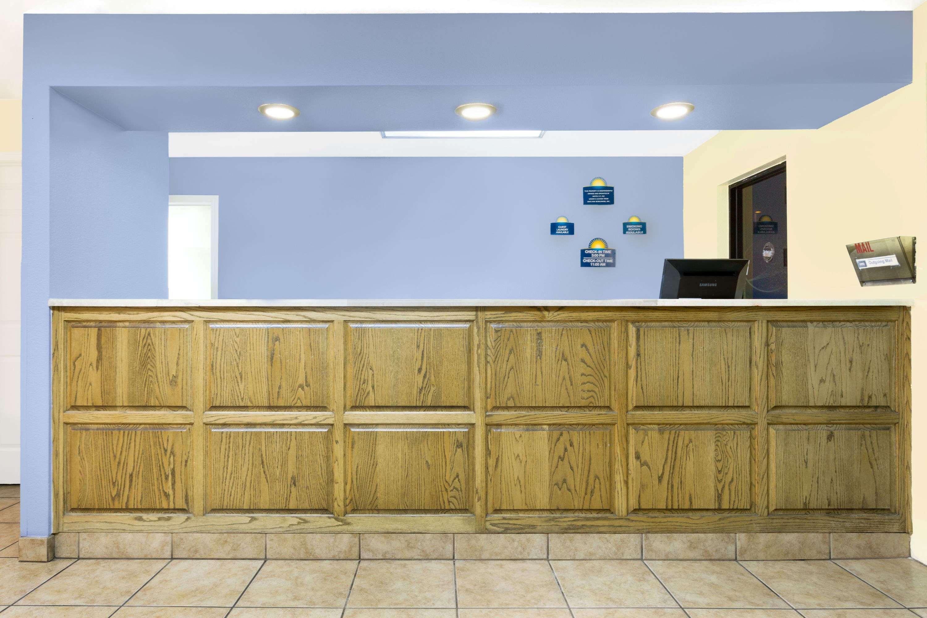 Days Inn By Wyndham Kingman West Exteriör bild