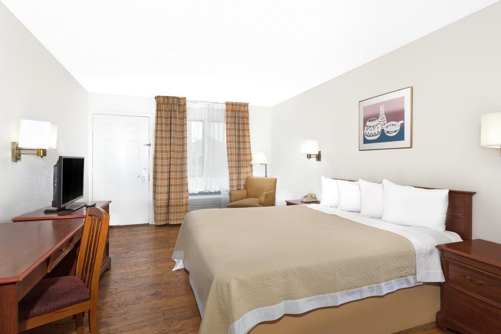 Days Inn By Wyndham Kingman West Exteriör bild