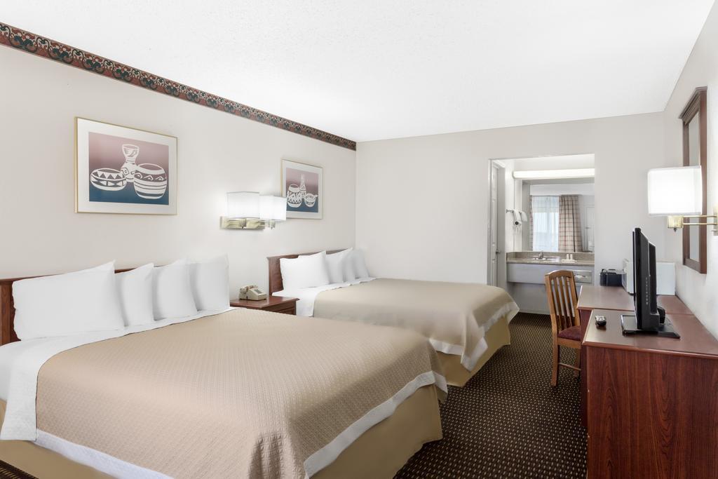 Days Inn By Wyndham Kingman West Exteriör bild